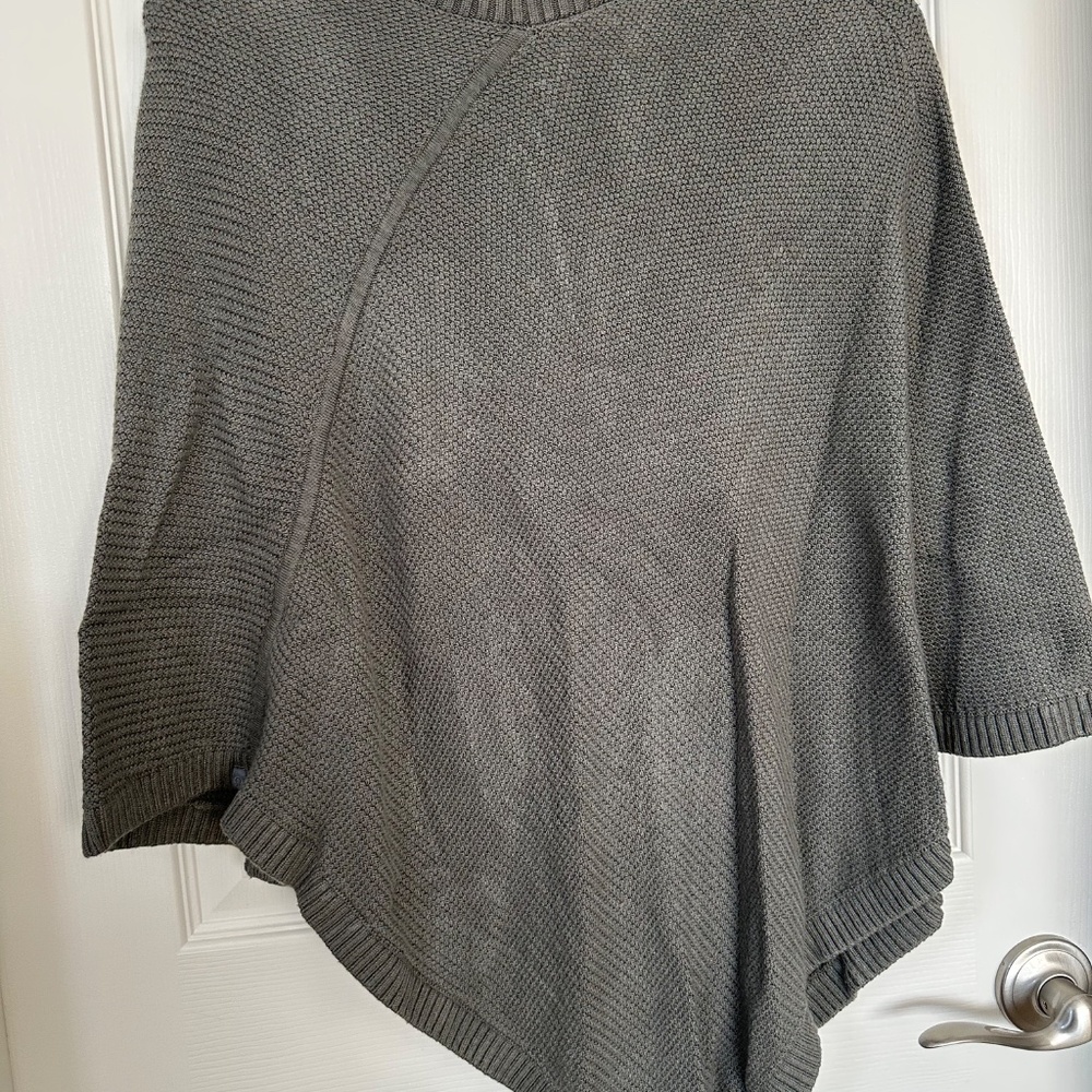 Lululemon On The Go Poncho One Size Grey Sage 2-Way Zip Sweater Asymmetrical O/S - Picture 4 of 7